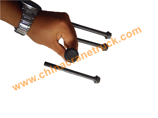Bolt for XCMG crane truck wheel.png