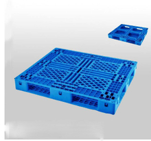 Exportación de paletas de plástico plegables para embalaje.