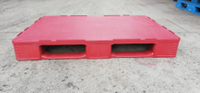 Красный PP Euro Solid Top Rackable Пластиковые поддоны с кромкой