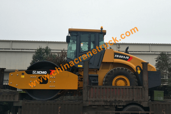 Customer order XCMG road roller XS223