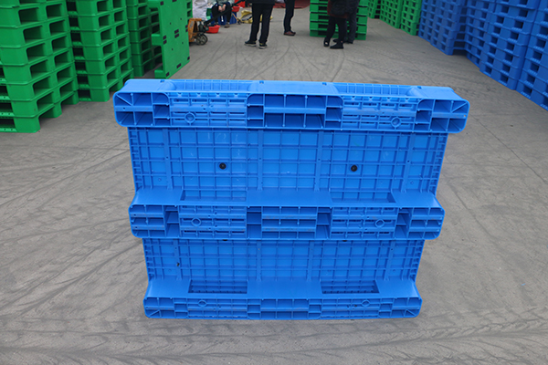 Четыре основных преимущества европейских стандартов для пластиковых поддонов
