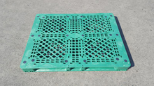 Plataformas de plástico apilables de malla verde especial personalizada de 4 vías