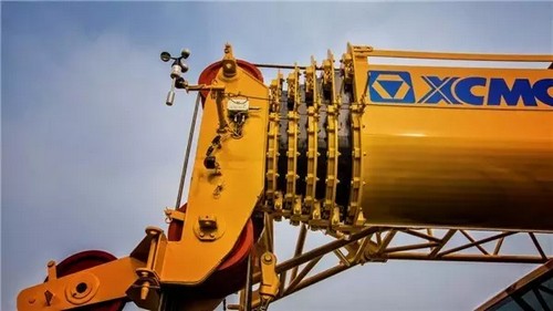 XCT55 truck crane (2).jpg