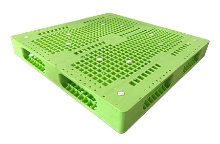Palets de plástico apilables y en rack