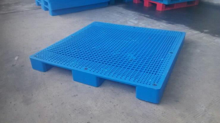 Paletas de carretilla elevadora de plástico de perfil bajo cuadradas reutilizables de HDPE