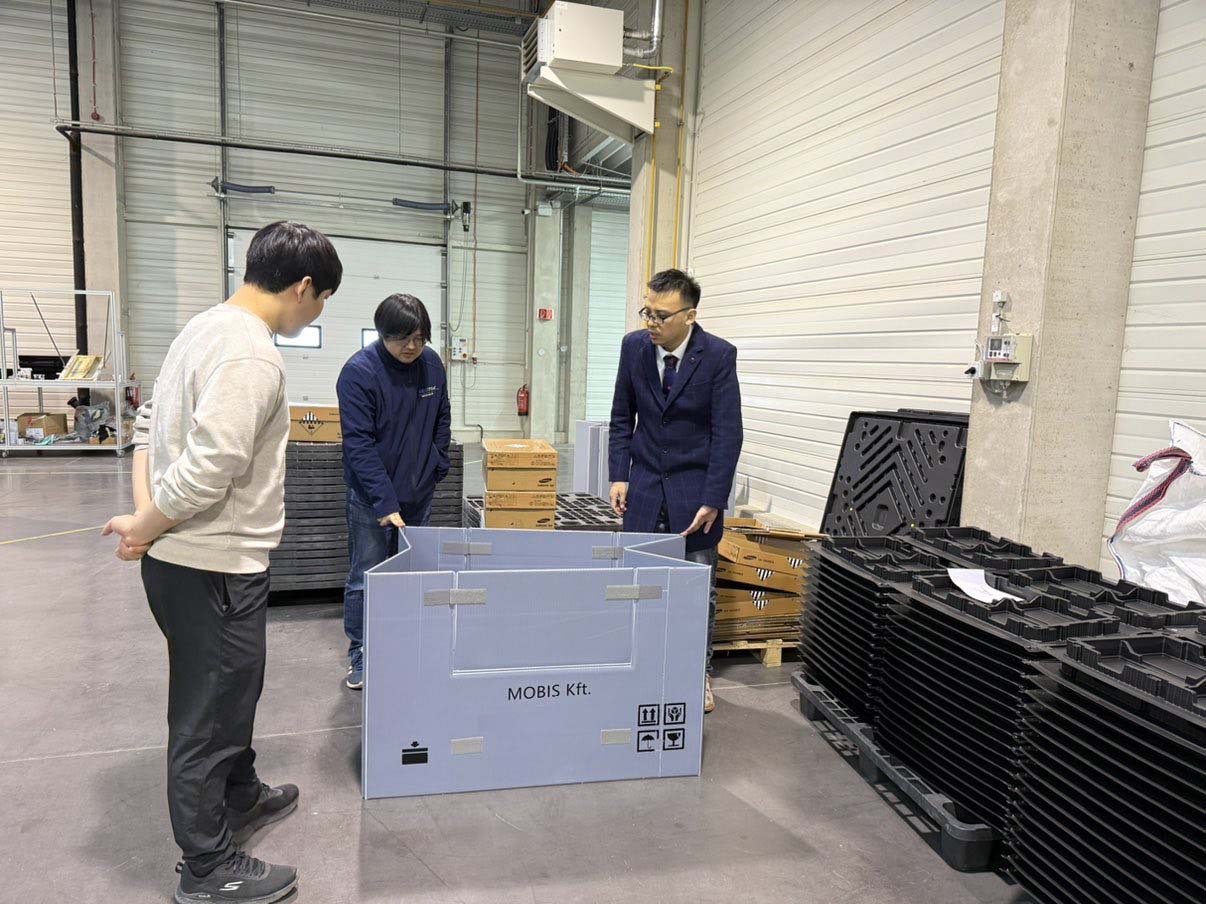 Tecpack Boxes Contenedor de plástico para empaquetado de piezas automotrices
