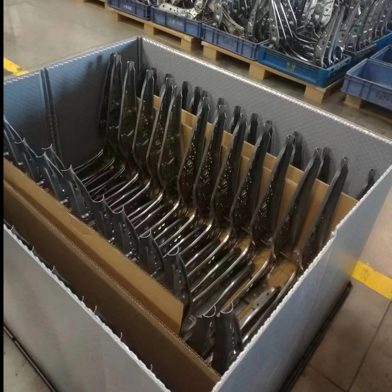 Tecpack Boxes Contenedor de plástico para empaquetado de piezas automotrices