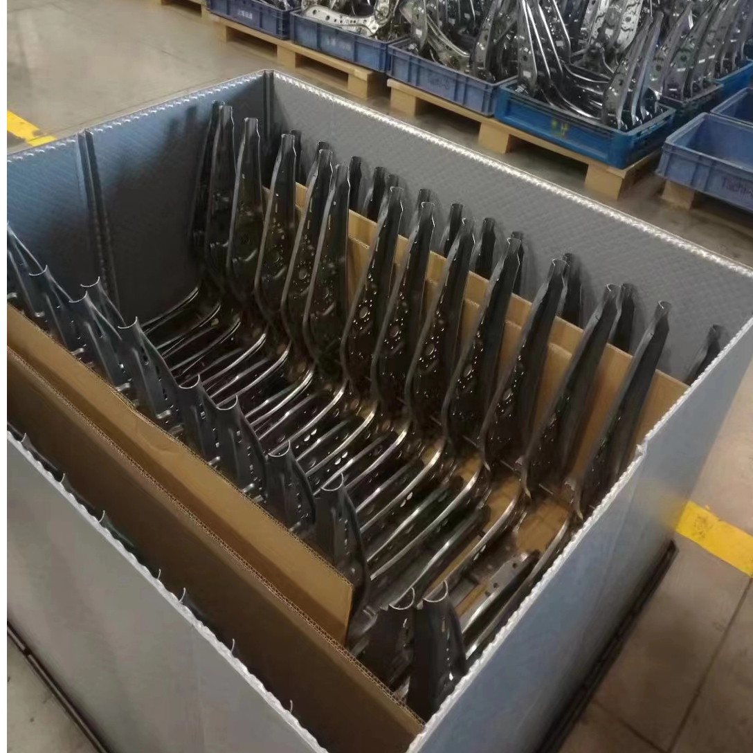 Tecpack Boxes Contenedor de plástico para empaquetado de piezas automotrices