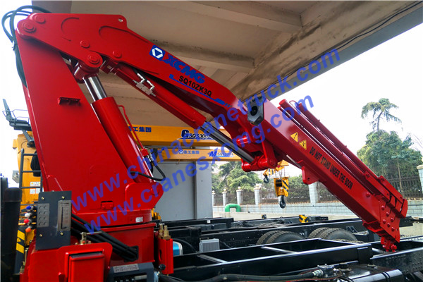 truck-mounted crane