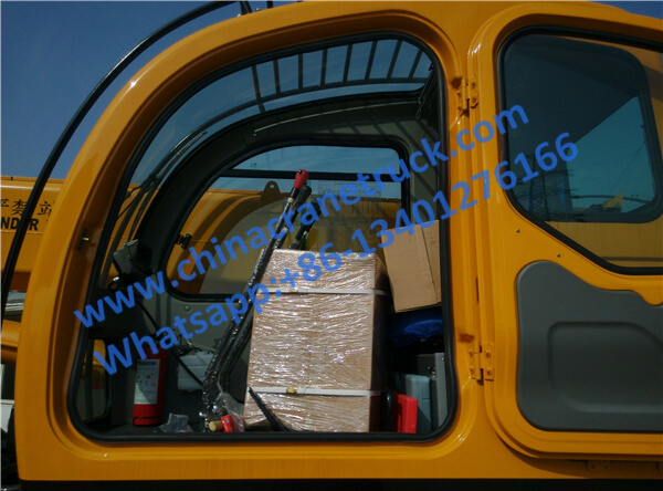 XCMG 12 ton mobile concrete form truck crane QY12B.5 