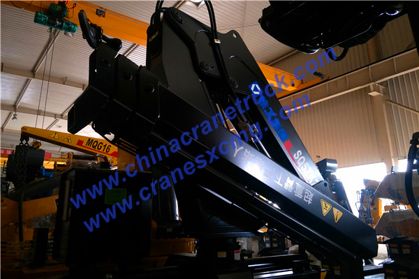Customer order 5 ton knuckle boom XCMG truck-mounted crane