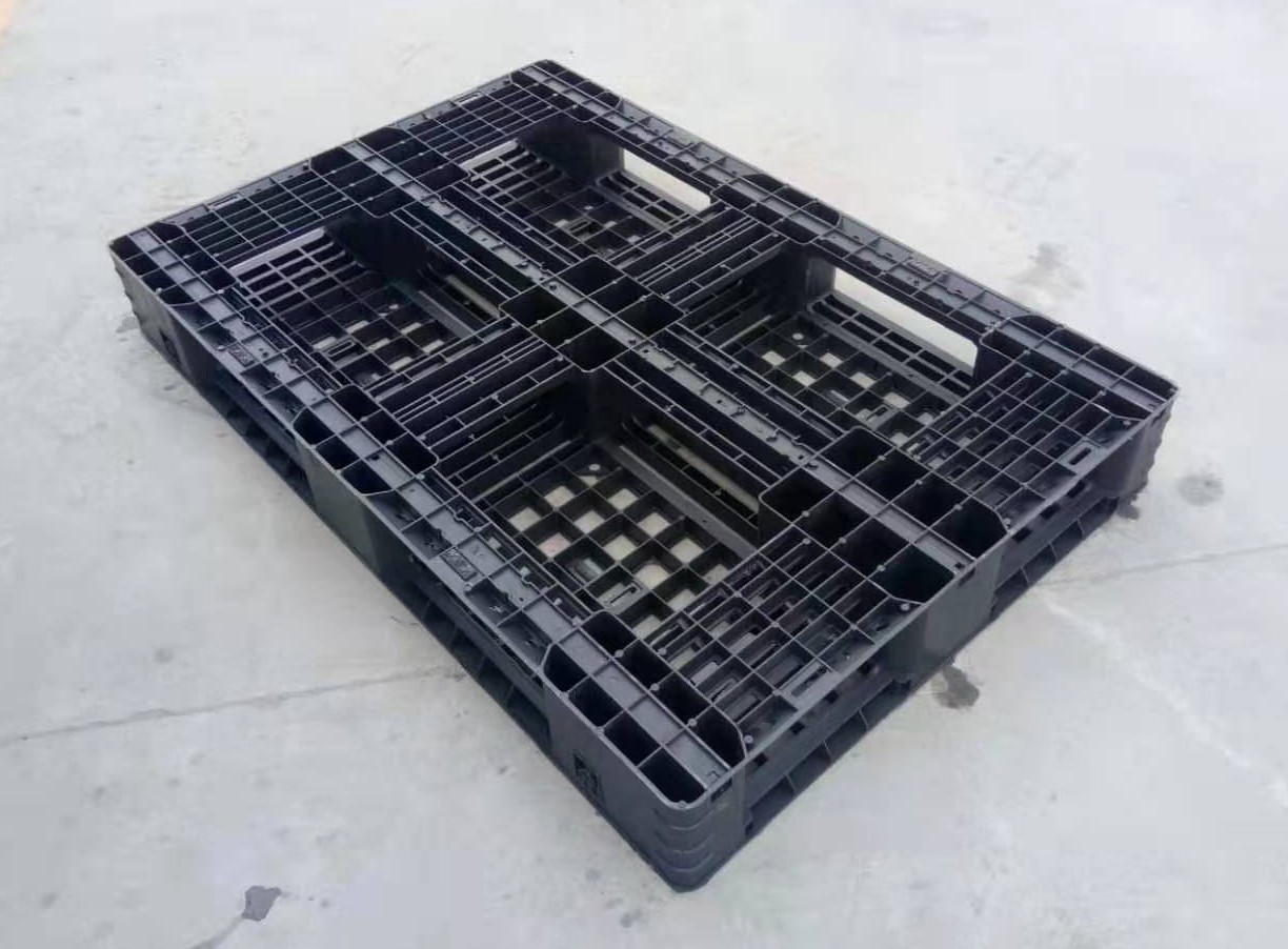palets de plastico negro