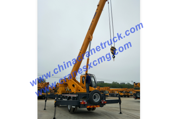 XCMG XCT12 crane