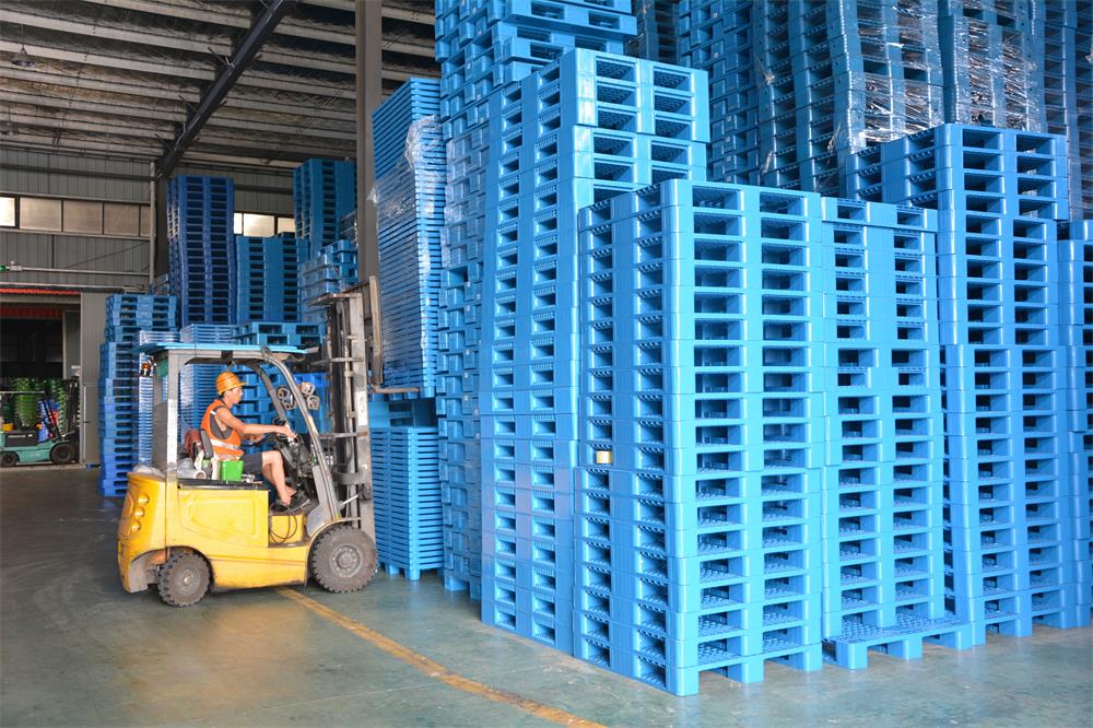 пластиковый поддон103