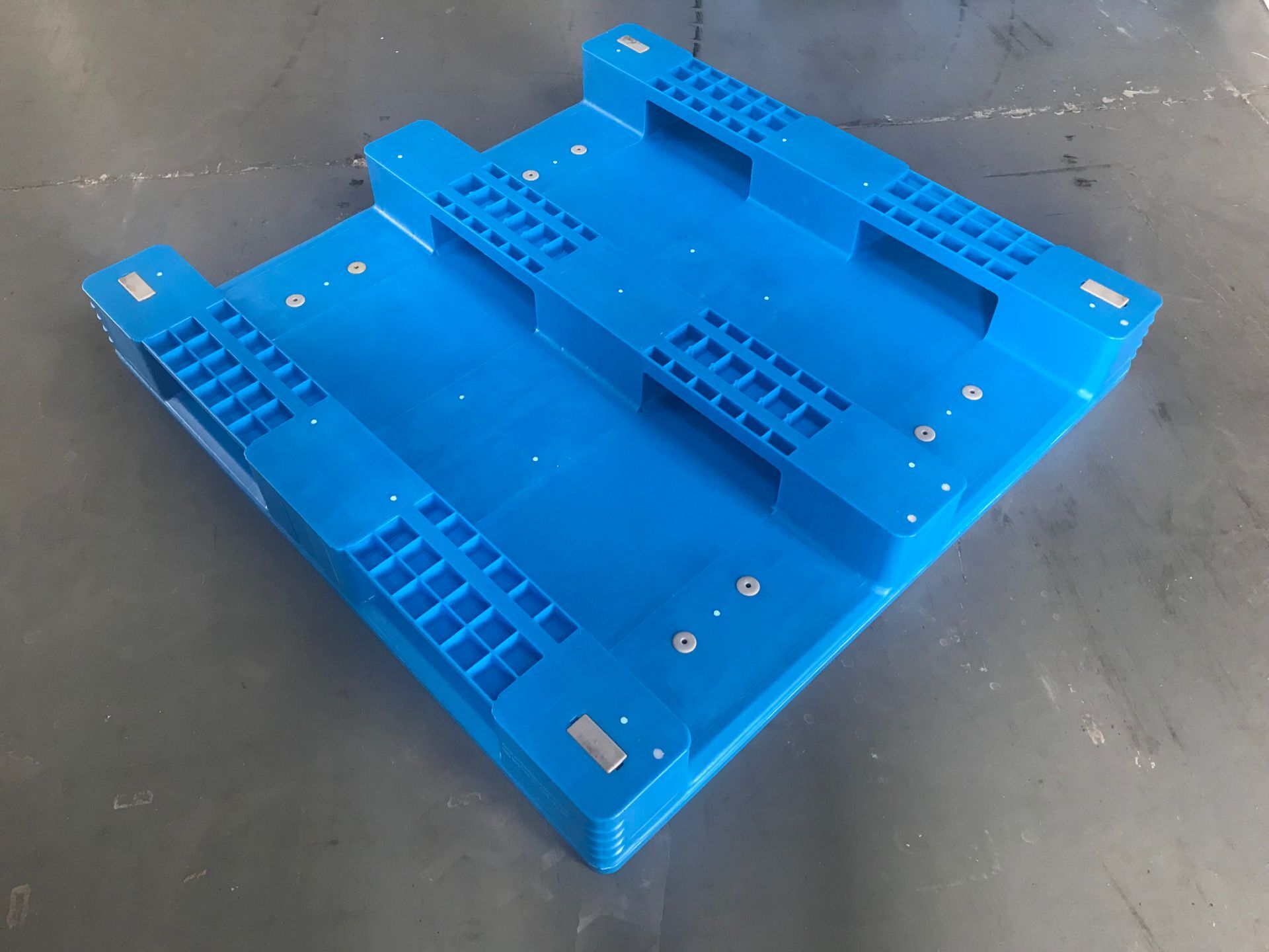 Новые пластиковые поддоны многоразового использования 1200 x 1200, одобренные FDA