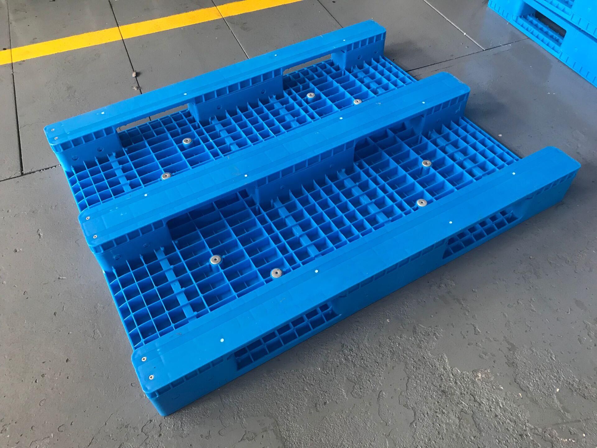 Palets de plástico resistentes RFID rígidos para automatización