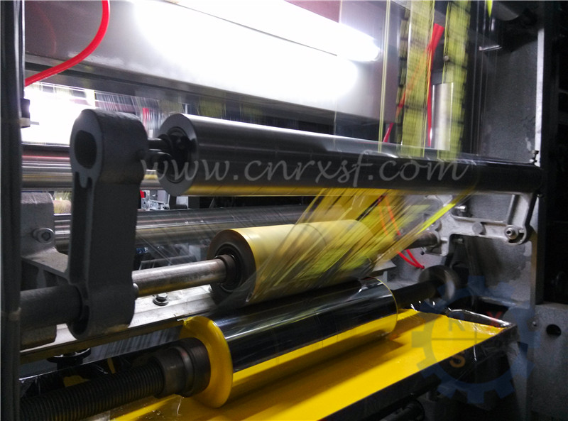 Rouleau en caoutchouc gravure d'utilisation de machine d'impression de film de tirette